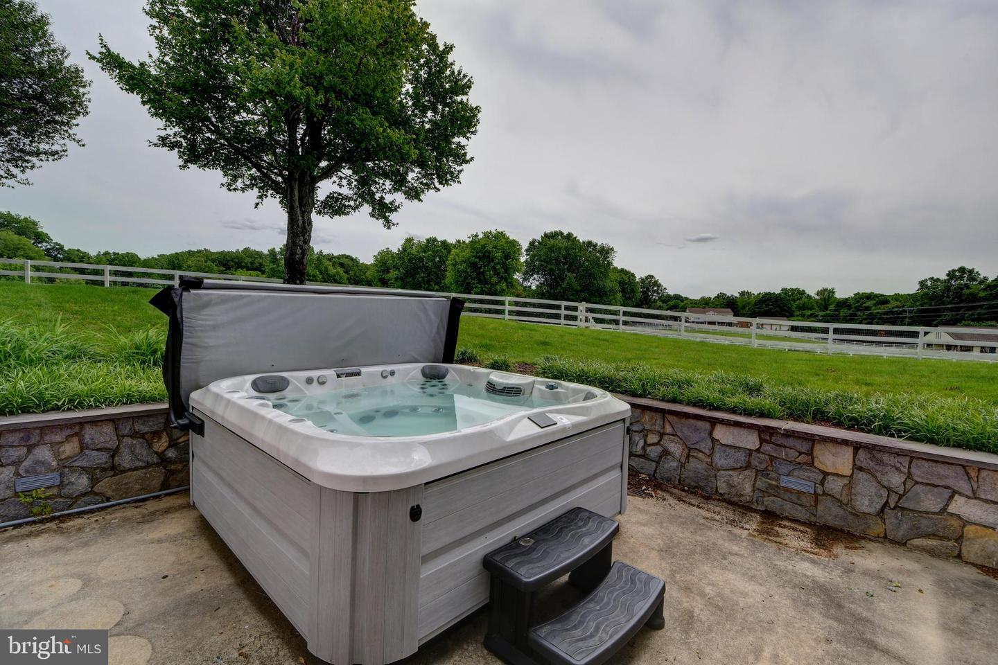 6501 CLIFTON RD, CLIFTON, Virginia 20124, 5 Bedrooms Bedrooms, ,4 BathroomsBathrooms,Residential,For sale,6501 CLIFTON RD,VAFX2243532 MLS # VAFX2243532