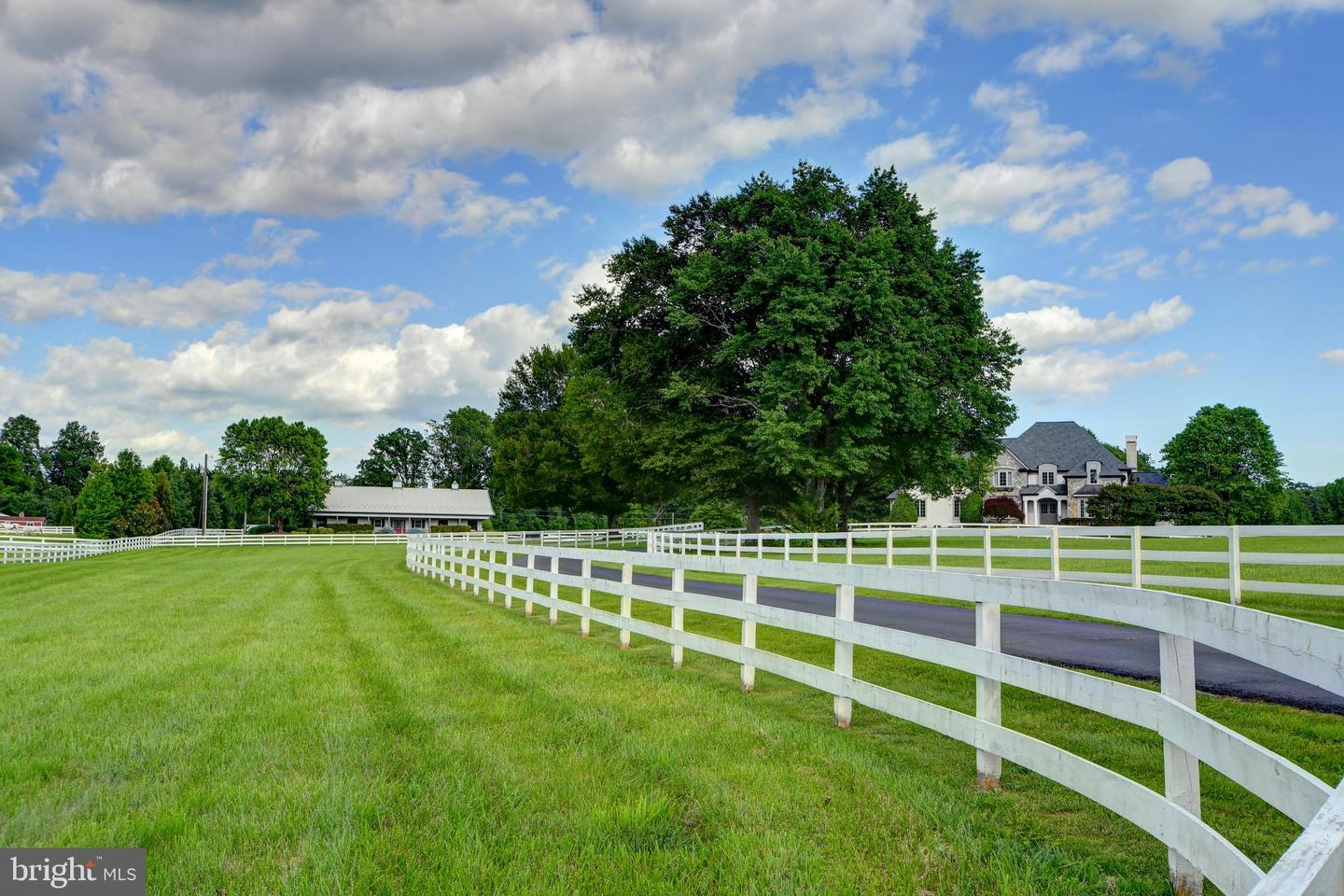 6501 CLIFTON RD, CLIFTON, Virginia 20124, 5 Bedrooms Bedrooms, ,4 BathroomsBathrooms,Residential,For sale,6501 CLIFTON RD,VAFX2243532 MLS # VAFX2243532