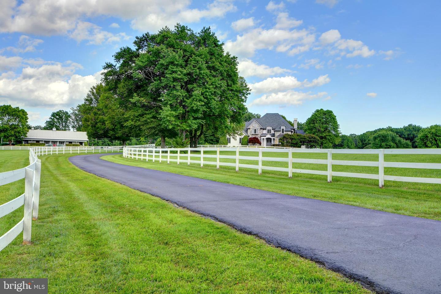 6501 CLIFTON RD, CLIFTON, Virginia 20124, 5 Bedrooms Bedrooms, ,4 BathroomsBathrooms,Residential,For sale,6501 CLIFTON RD,VAFX2243532 MLS # VAFX2243532