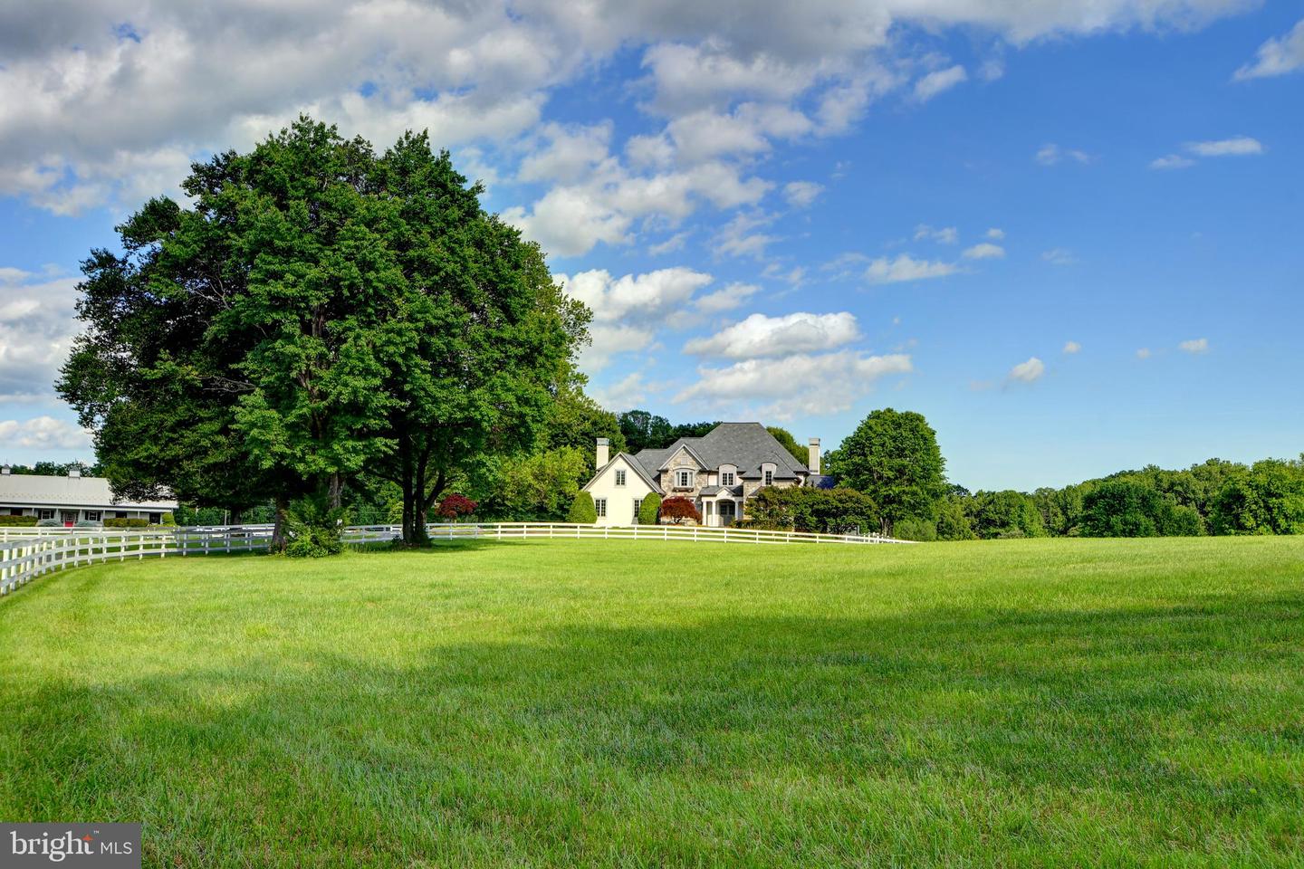 6501 CLIFTON RD, CLIFTON, Virginia 20124, 5 Bedrooms Bedrooms, ,4 BathroomsBathrooms,Residential,For sale,6501 CLIFTON RD,VAFX2243532 MLS # VAFX2243532