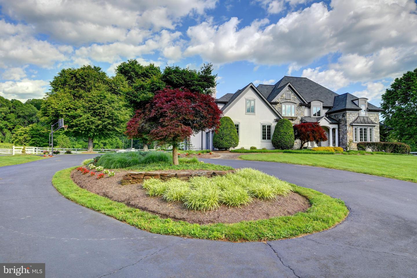 6501 CLIFTON RD, CLIFTON, Virginia 20124, 5 Bedrooms Bedrooms, ,4 BathroomsBathrooms,Residential,For sale,6501 CLIFTON RD,VAFX2243532 MLS # VAFX2243532