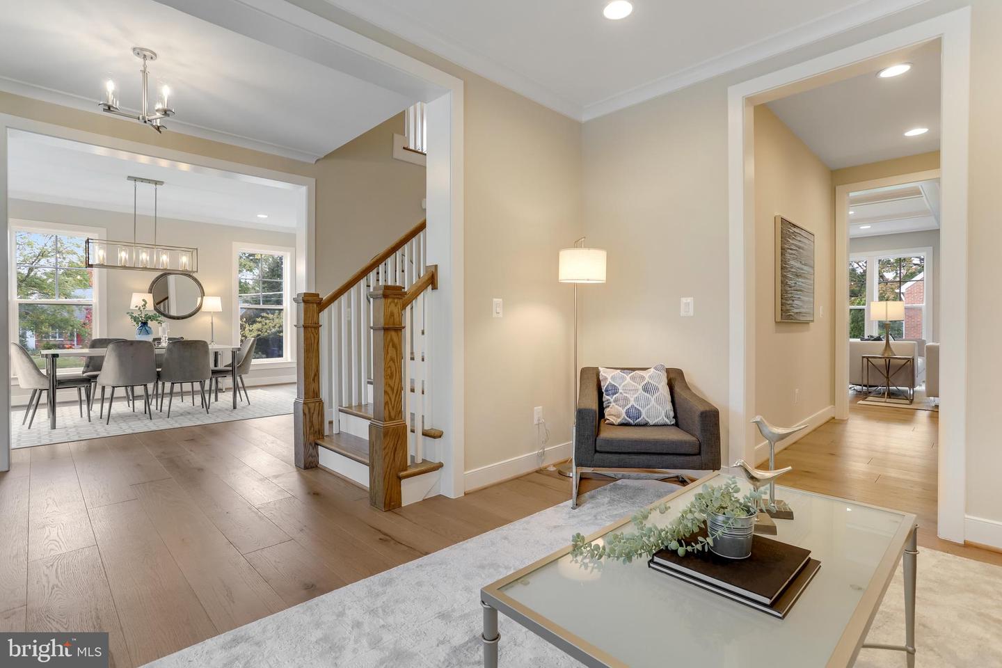 806 MEADOW LN SW, VIENNA, Virginia 22180, 4 Bedrooms Bedrooms, ,4 BathroomsBathrooms,Residential,For sale,806 MEADOW LN SW,VAFX2244278 MLS # VAFX2244278