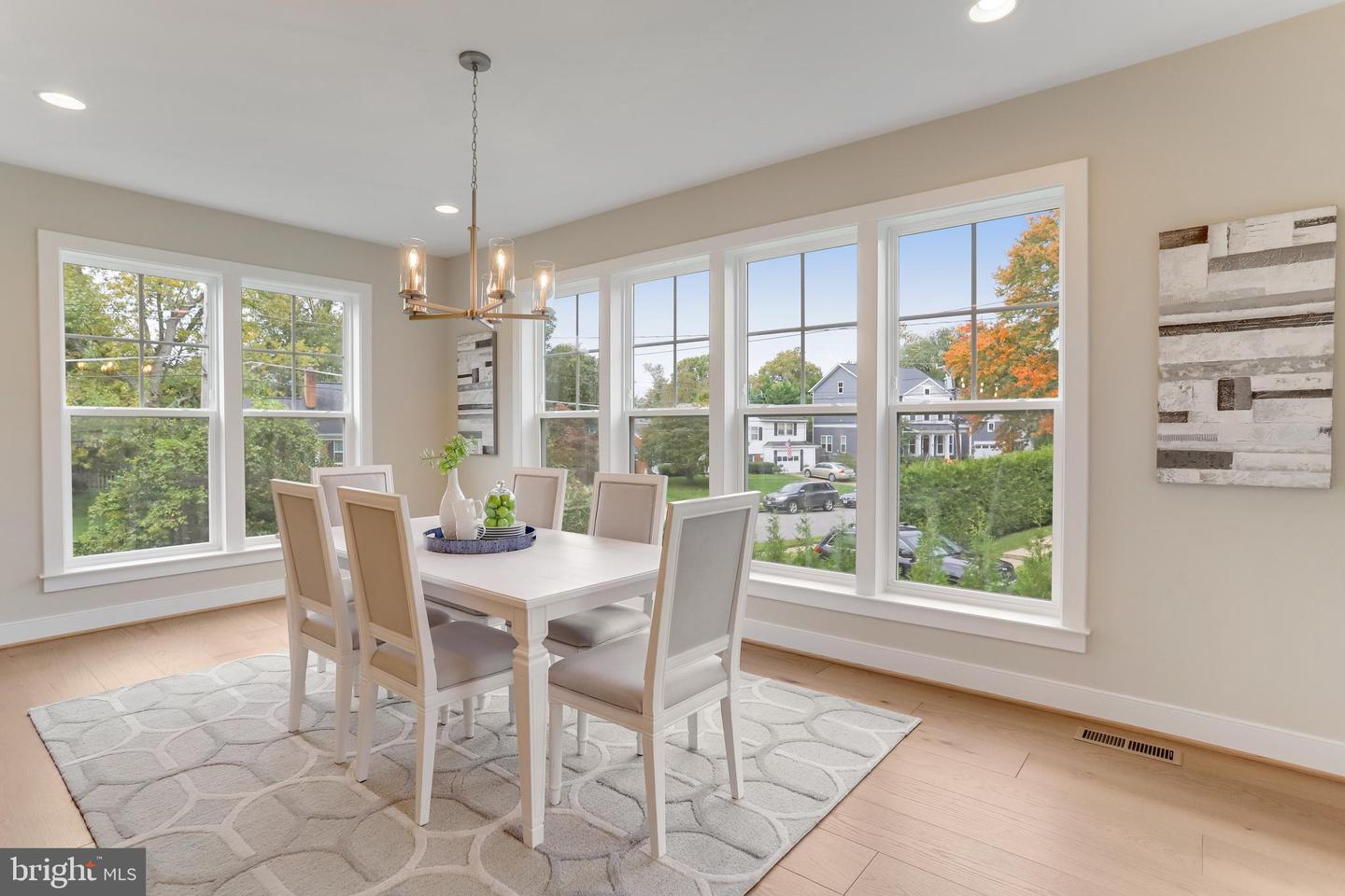 806 MEADOW LN SW, VIENNA, Virginia 22180, 4 Bedrooms Bedrooms, ,4 BathroomsBathrooms,Residential,For sale,806 MEADOW LN SW,VAFX2244278 MLS # VAFX2244278