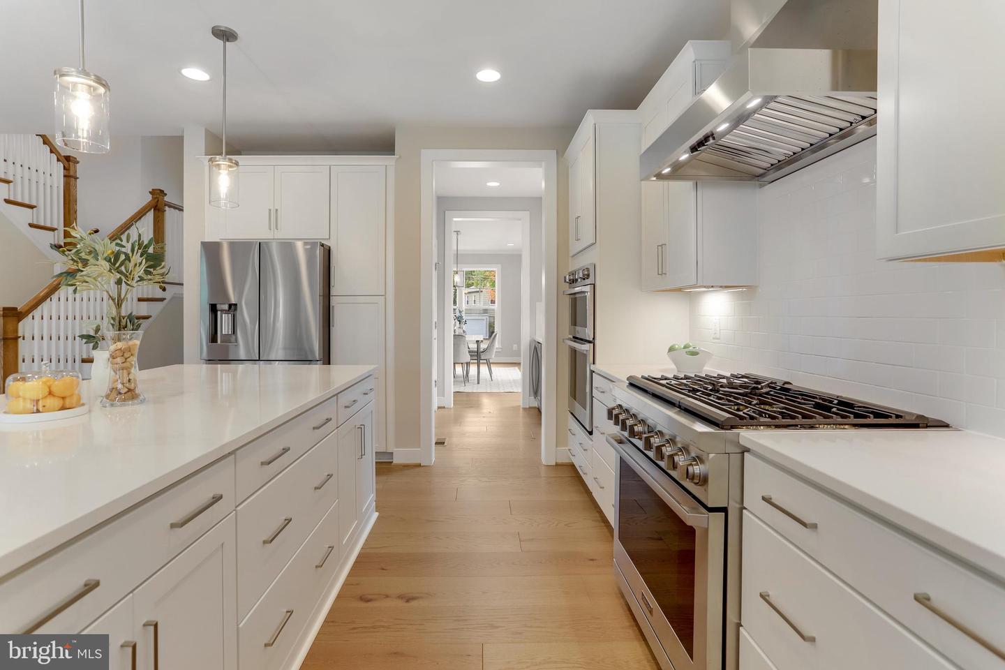 806 MEADOW LN SW, VIENNA, Virginia 22180, 4 Bedrooms Bedrooms, ,4 BathroomsBathrooms,Residential,For sale,806 MEADOW LN SW,VAFX2244278 MLS # VAFX2244278