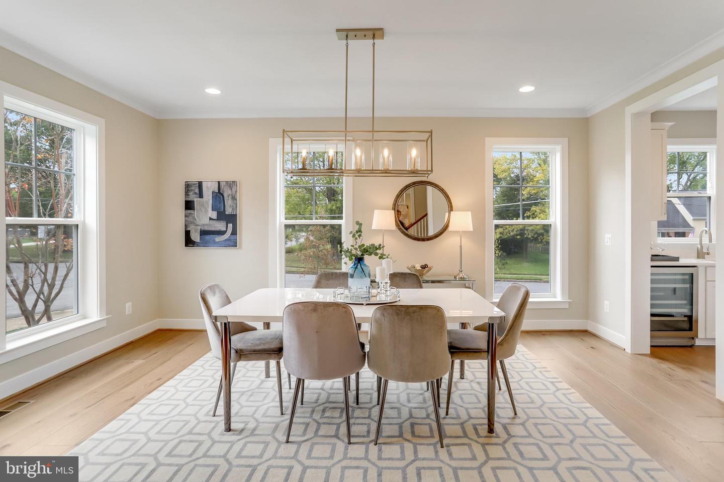 806 MEADOW LN SW, VIENNA, Virginia 22180, 4 Bedrooms Bedrooms, ,4 BathroomsBathrooms,Residential,For sale,806 MEADOW LN SW,VAFX2244278 MLS # VAFX2244278