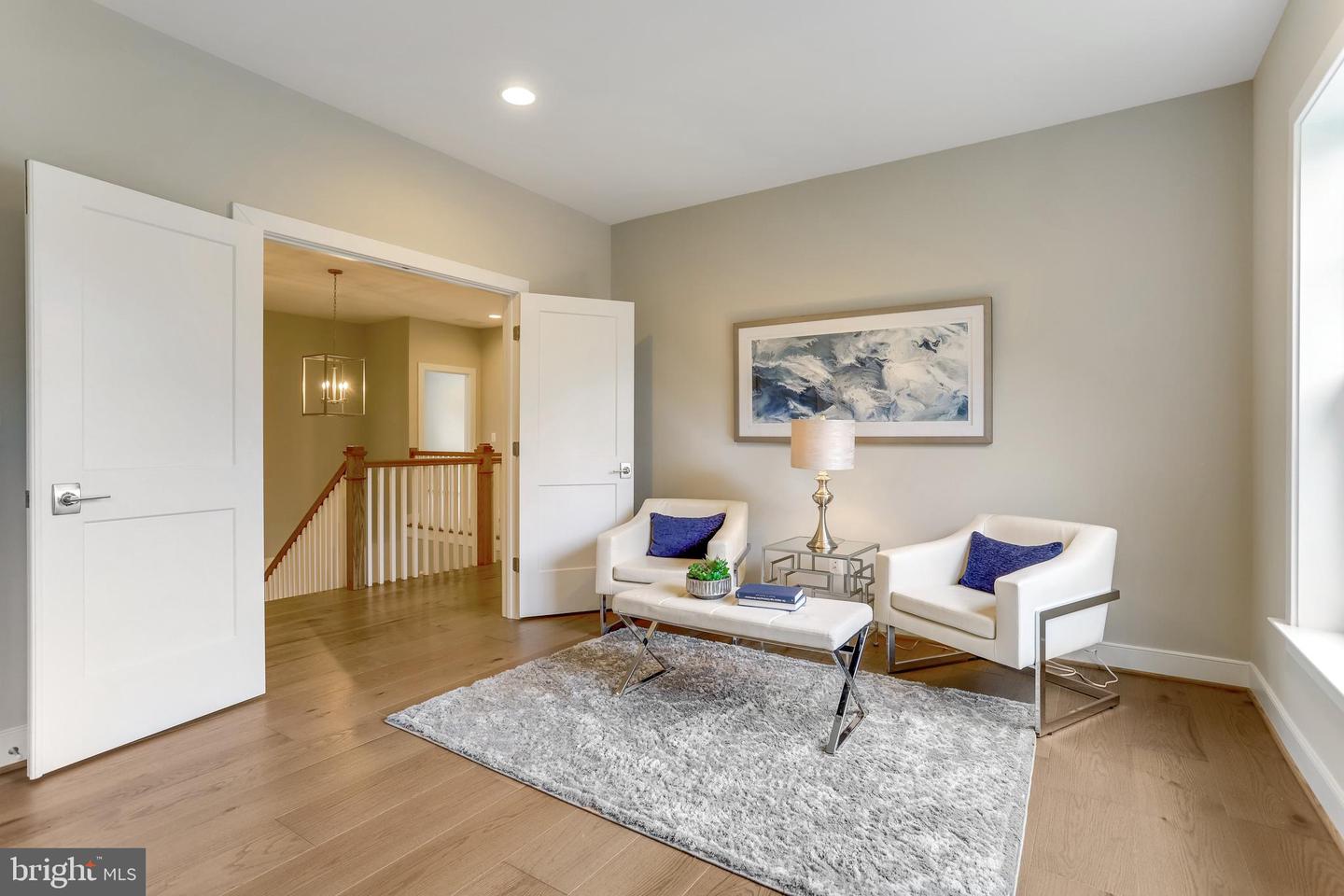 806 MEADOW LN SW, VIENNA, Virginia 22180, 4 Bedrooms Bedrooms, ,4 BathroomsBathrooms,Residential,For sale,806 MEADOW LN SW,VAFX2244278 MLS # VAFX2244278