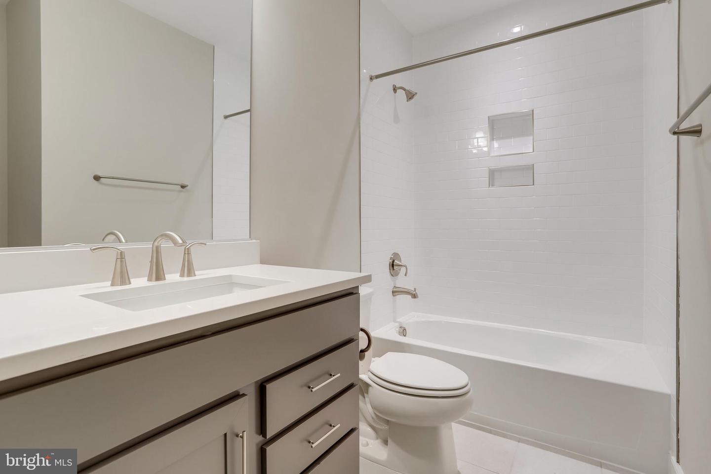 806 MEADOW LN SW, VIENNA, Virginia 22180, 4 Bedrooms Bedrooms, ,4 BathroomsBathrooms,Residential,For sale,806 MEADOW LN SW,VAFX2244278 MLS # VAFX2244278