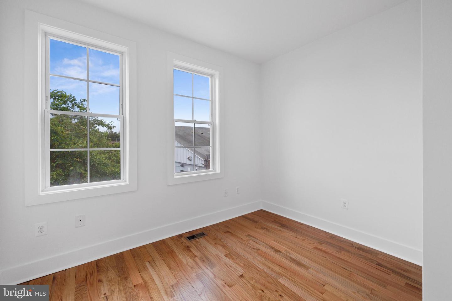 1935 4TH ST NE, WASHINGTON, District Of Columbia 20002, 4 Bedrooms Bedrooms, ,3 BathroomsBathrooms,Residential,For sale,1935 4TH ST NE,DCDC2203460 MLS # DCDC2203460