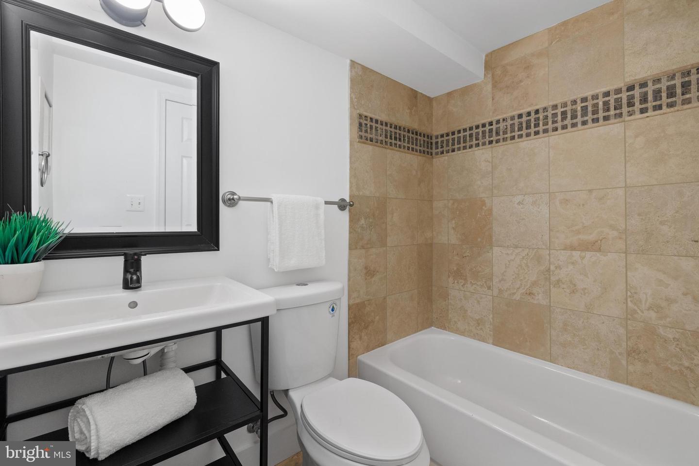 1935 4TH ST NE, WASHINGTON, District Of Columbia 20002, 4 Bedrooms Bedrooms, ,3 BathroomsBathrooms,Residential,For sale,1935 4TH ST NE,DCDC2203460 MLS # DCDC2203460