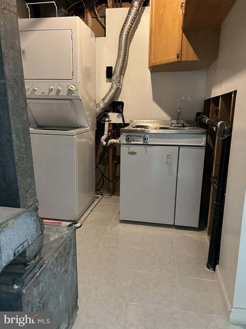 4533 CASABLANCA CT, ANNANDALE, Virginia 22003, 3 Bedrooms Bedrooms, ,3 BathroomsBathrooms,Residential,For sale,4533 CASABLANCA CT,VAFX2244690 MLS # VAFX2244690