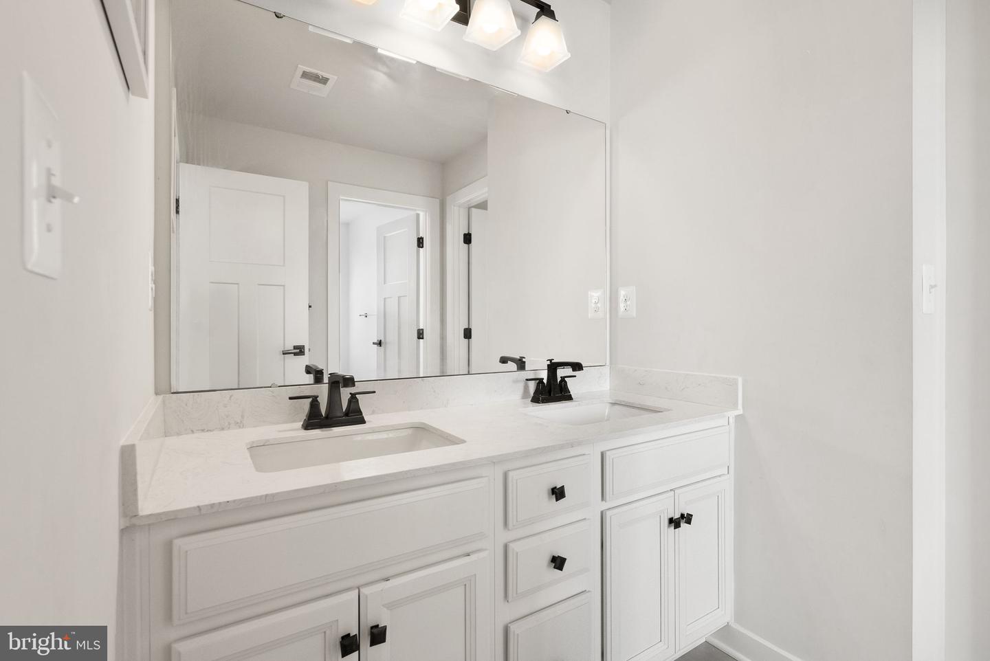 12914 HAZELWOOD DR, NOKESVILLE, Virginia 20181, 5 Bedrooms Bedrooms, ,4 BathroomsBathrooms,Residential,For sale,12914 HAZELWOOD DR,VAPW2096118 MLS # VAPW2096118
