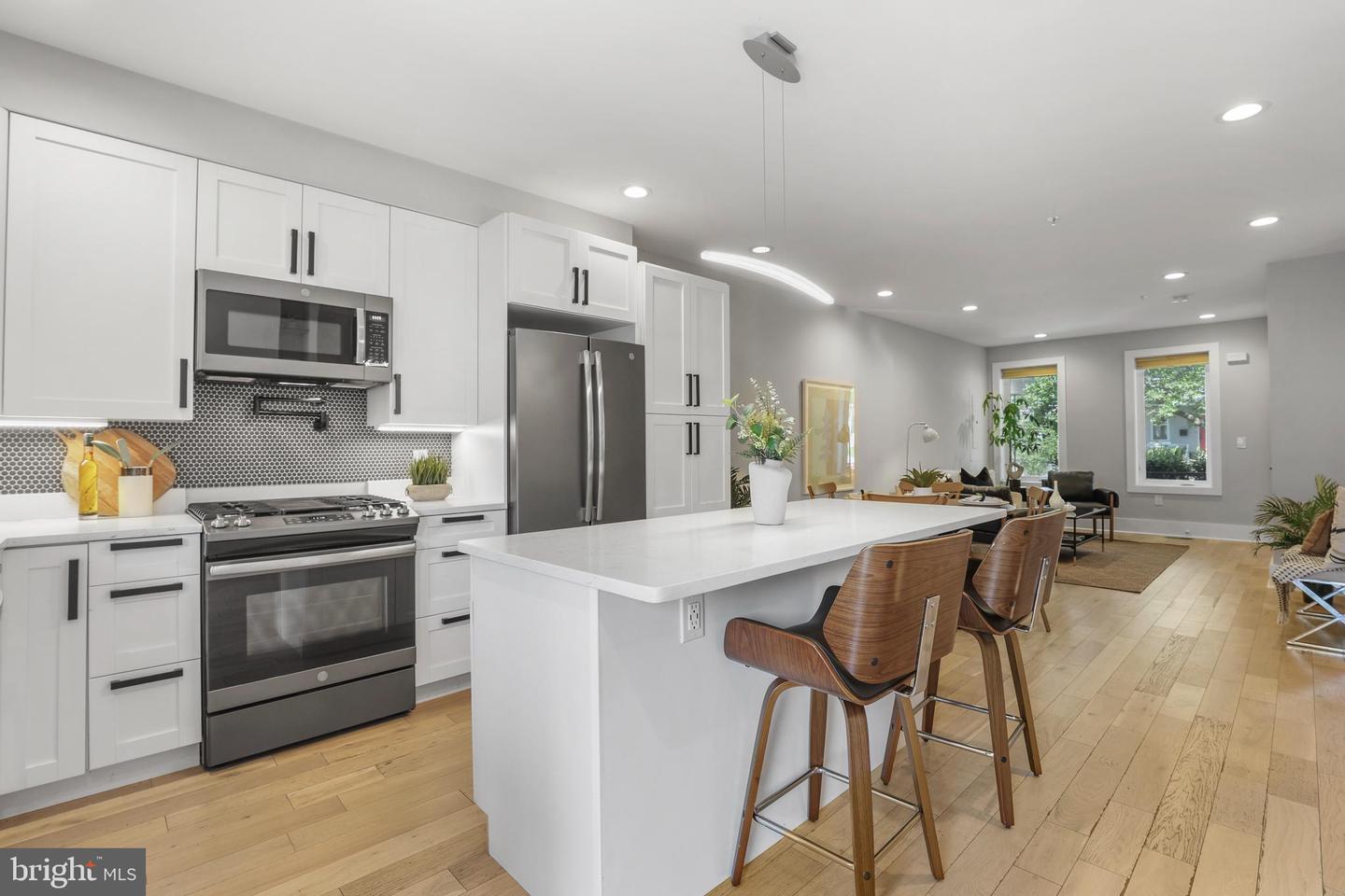 113 U ST NE #1, WASHINGTON, District Of Columbia 20002, 2 Bedrooms Bedrooms, ,2 BathroomsBathrooms,Residential,For sale,113 U ST NE #1,DCDC2203740 MLS # DCDC2203740