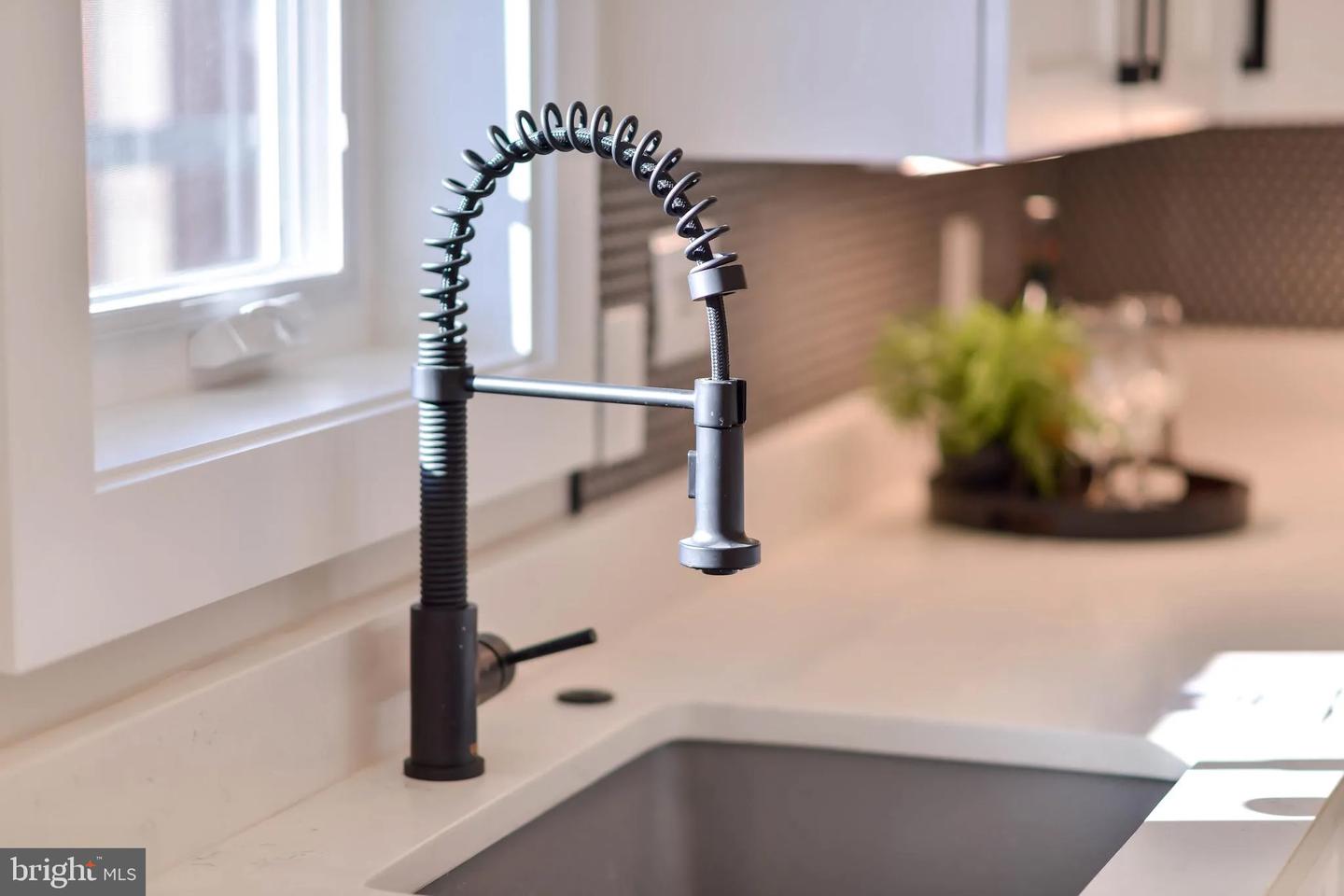 113 U ST NE #1, WASHINGTON, District Of Columbia 20002, 2 Bedrooms Bedrooms, ,2 BathroomsBathrooms,Residential,For sale,113 U ST NE #1,DCDC2203740 MLS # DCDC2203740