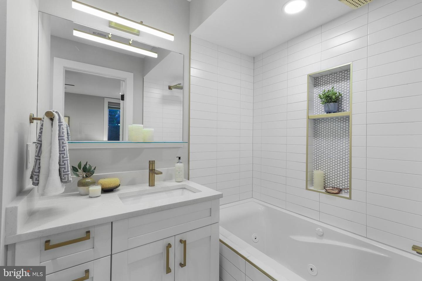 113 U ST NE #1, WASHINGTON, District Of Columbia 20002, 2 Bedrooms Bedrooms, ,2 BathroomsBathrooms,Residential,For sale,113 U ST NE #1,DCDC2203740 MLS # DCDC2203740