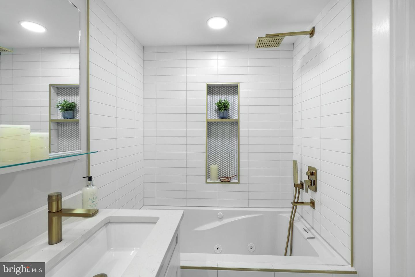 113 U ST NE #1, WASHINGTON, District Of Columbia 20002, 2 Bedrooms Bedrooms, ,2 BathroomsBathrooms,Residential,For sale,113 U ST NE #1,DCDC2203740 MLS # DCDC2203740
