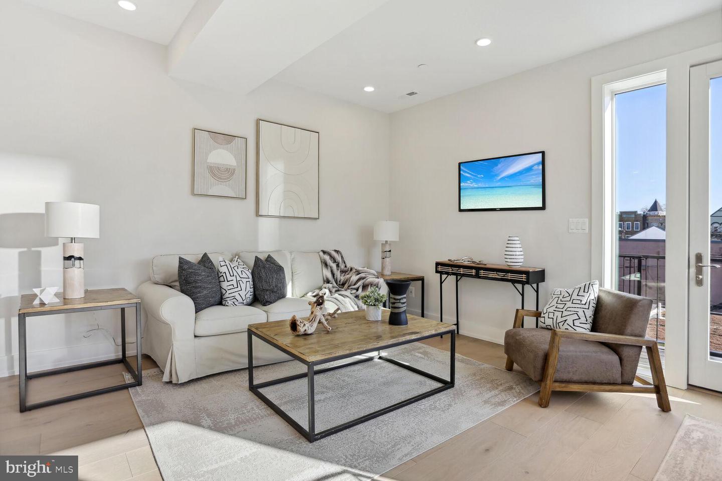 1746 LANIER PL NW #2, WASHINGTON, District Of Columbia 20009, 3 Bedrooms Bedrooms, ,3 BathroomsBathrooms,Residential,For sale,1746 LANIER PL NW #2,DCDC2203742 MLS # DCDC2203742