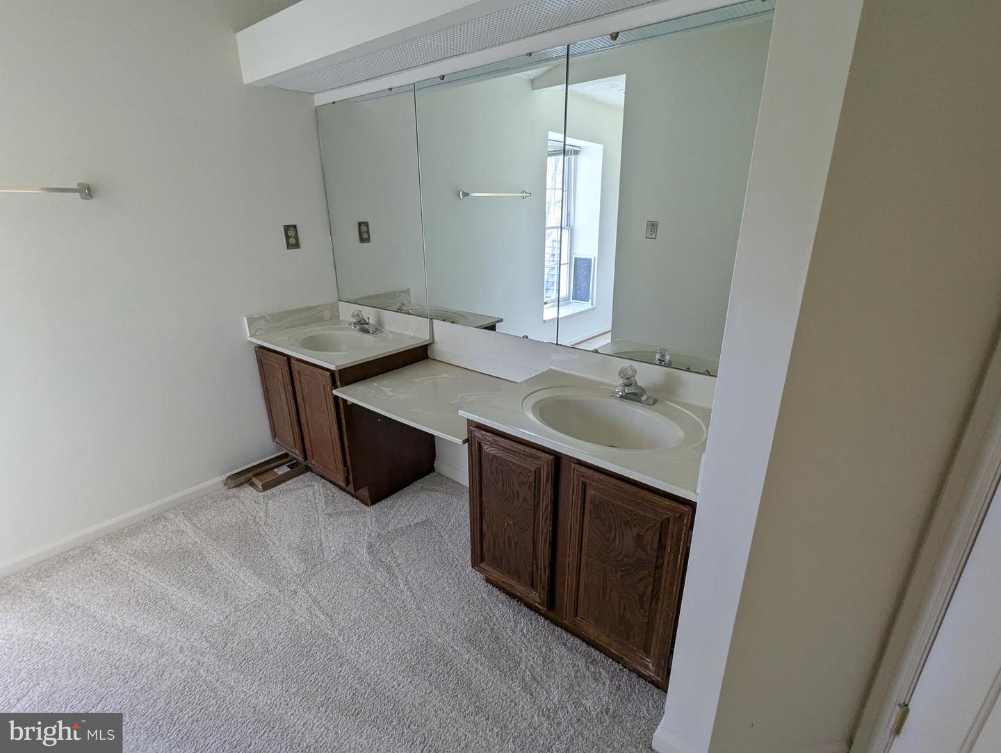 3703 SUMTER CT, FAIRFAX, Virginia 22033, 4 Bedrooms Bedrooms, ,3 BathroomsBathrooms,Residential,For sale,3703 SUMTER CT,VAFX2245014 MLS # VAFX2245014
