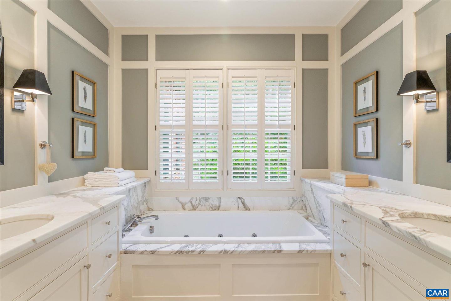 2215 BLUE RIDGE LN, CHARLOTTESVILLE, Virginia 22901, 4 Bedrooms Bedrooms, ,3 BathroomsBathrooms,Residential,For sale,2215 BLUE RIDGE LN,665286 MLS # 665286
