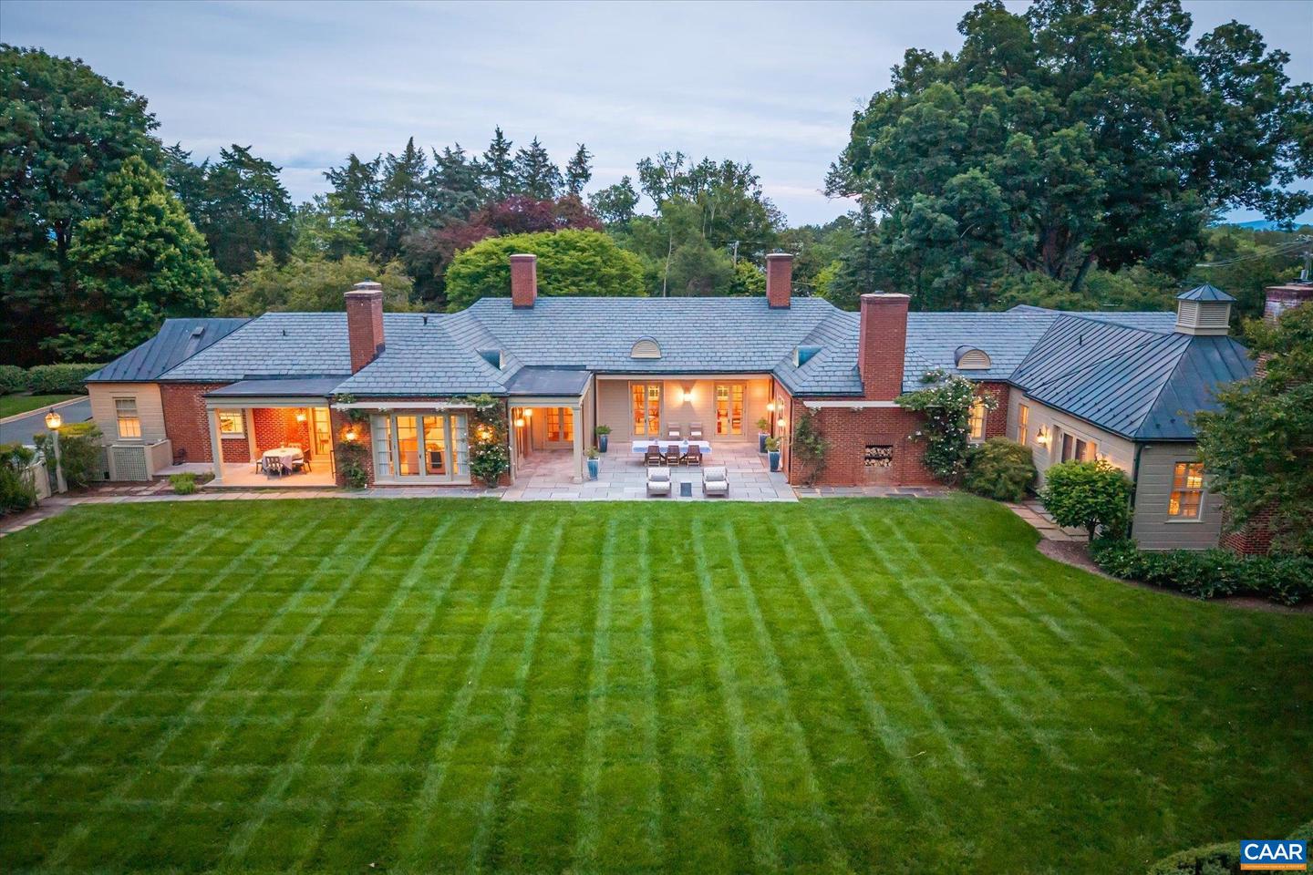 2215 BLUE RIDGE LN, CHARLOTTESVILLE, Virginia 22901, 4 Bedrooms Bedrooms, ,3 BathroomsBathrooms,Residential,For sale,2215 BLUE RIDGE LN,665286 MLS # 665286