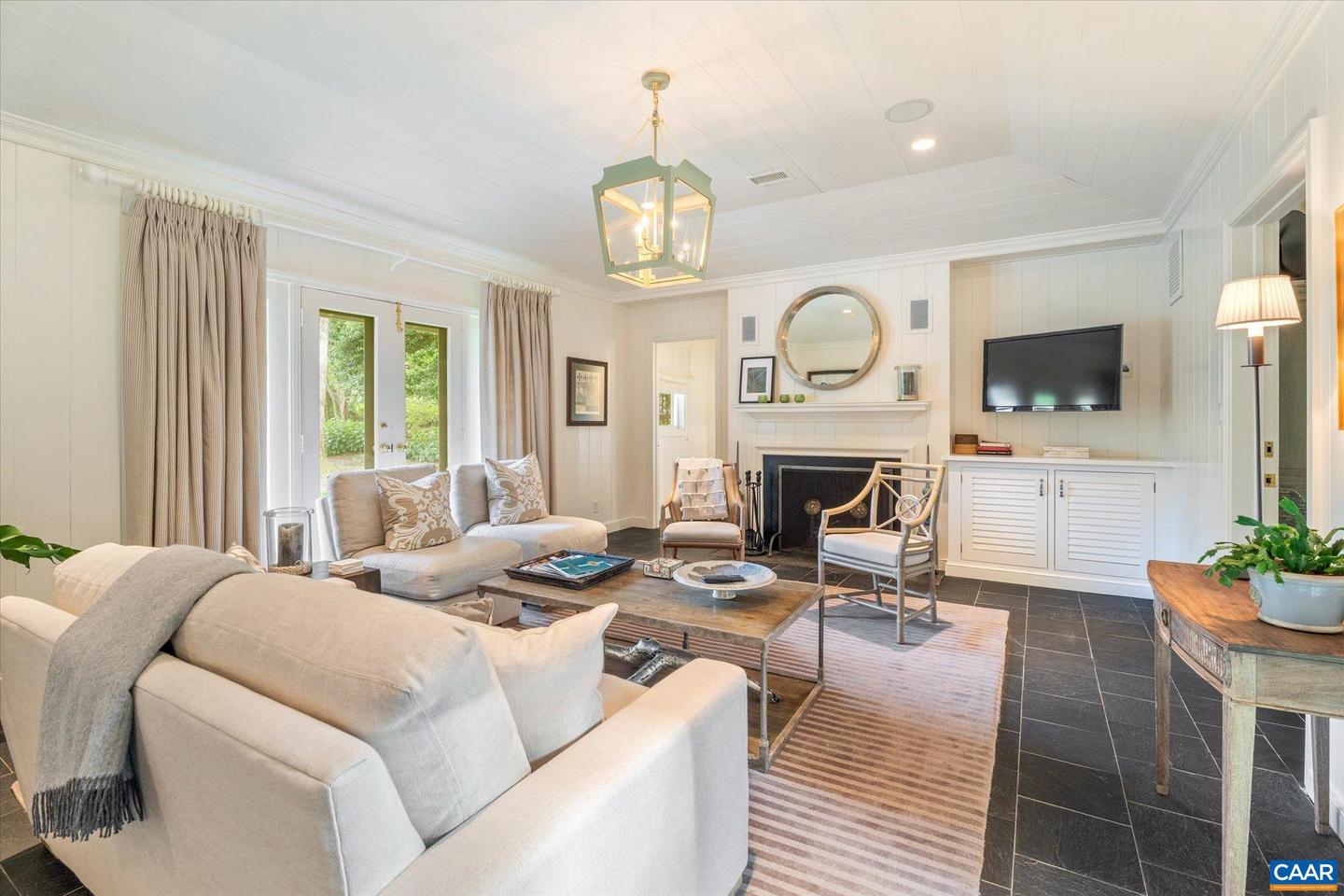 2215 BLUE RIDGE LN, CHARLOTTESVILLE, Virginia 22901, 4 Bedrooms Bedrooms, ,3 BathroomsBathrooms,Residential,For sale,2215 BLUE RIDGE LN,665286 MLS # 665286