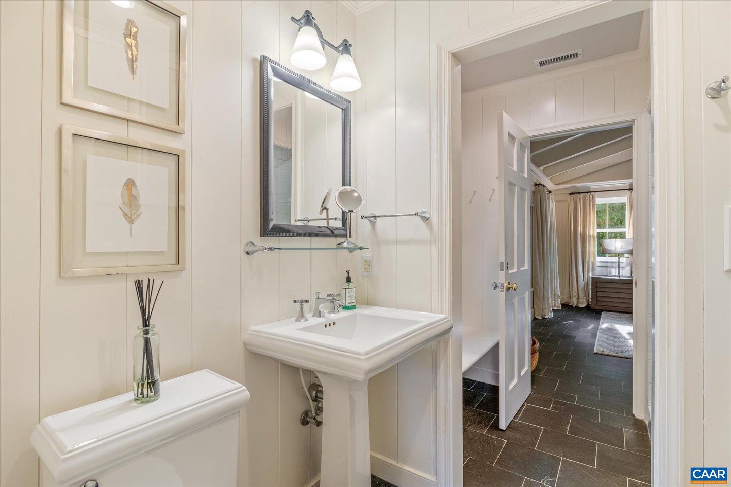 2215 BLUE RIDGE LN, CHARLOTTESVILLE, Virginia 22901, 4 Bedrooms Bedrooms, ,3 BathroomsBathrooms,Residential,For sale,2215 BLUE RIDGE LN,665286 MLS # 665286