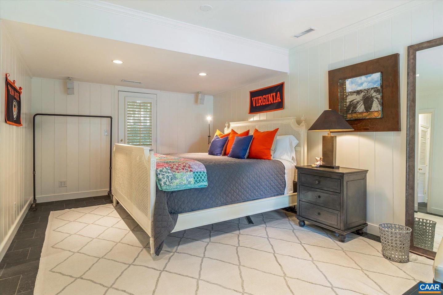 2215 BLUE RIDGE LN, CHARLOTTESVILLE, Virginia 22901, 4 Bedrooms Bedrooms, ,3 BathroomsBathrooms,Residential,For sale,2215 BLUE RIDGE LN,665286 MLS # 665286
