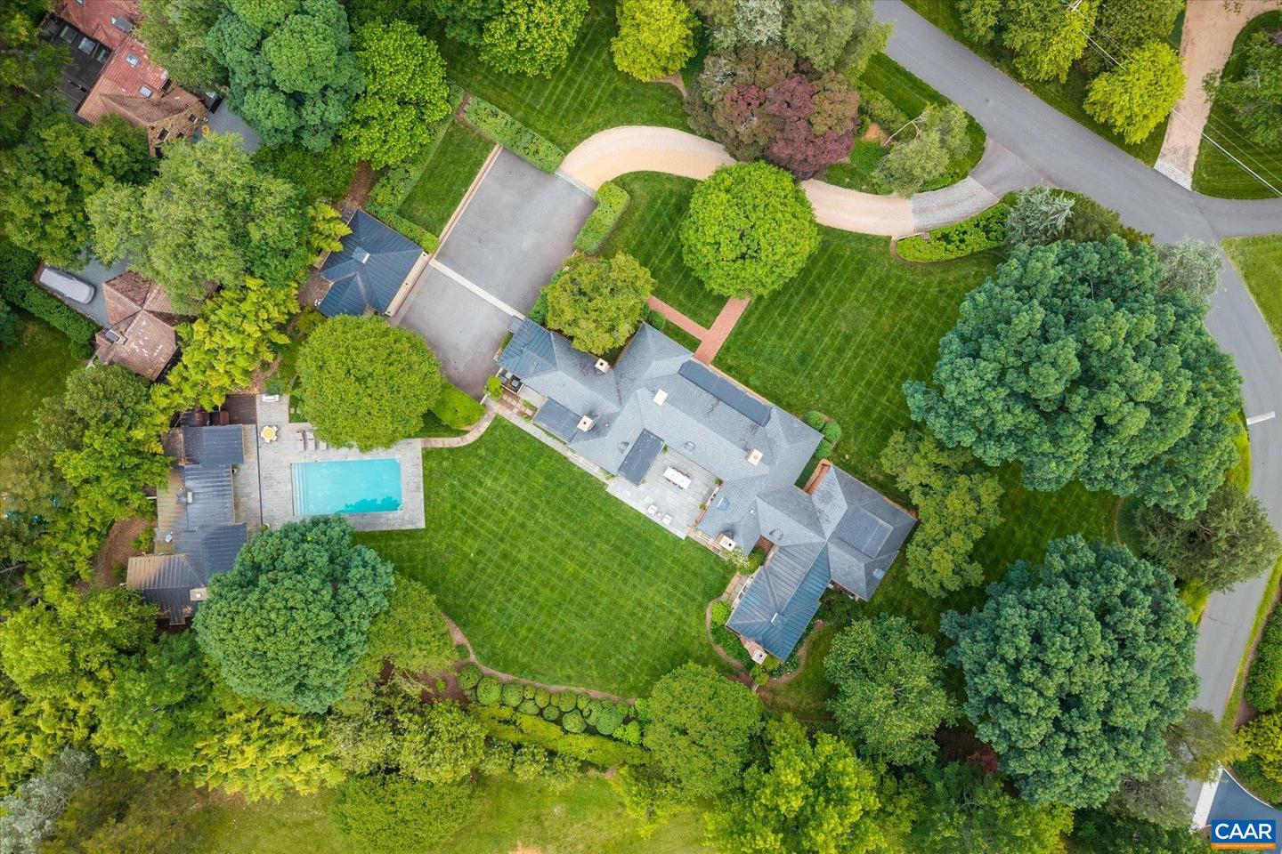 2215 BLUE RIDGE LN, CHARLOTTESVILLE, Virginia 22901, 4 Bedrooms Bedrooms, ,3 BathroomsBathrooms,Residential,For sale,2215 BLUE RIDGE LN,665286 MLS # 665286