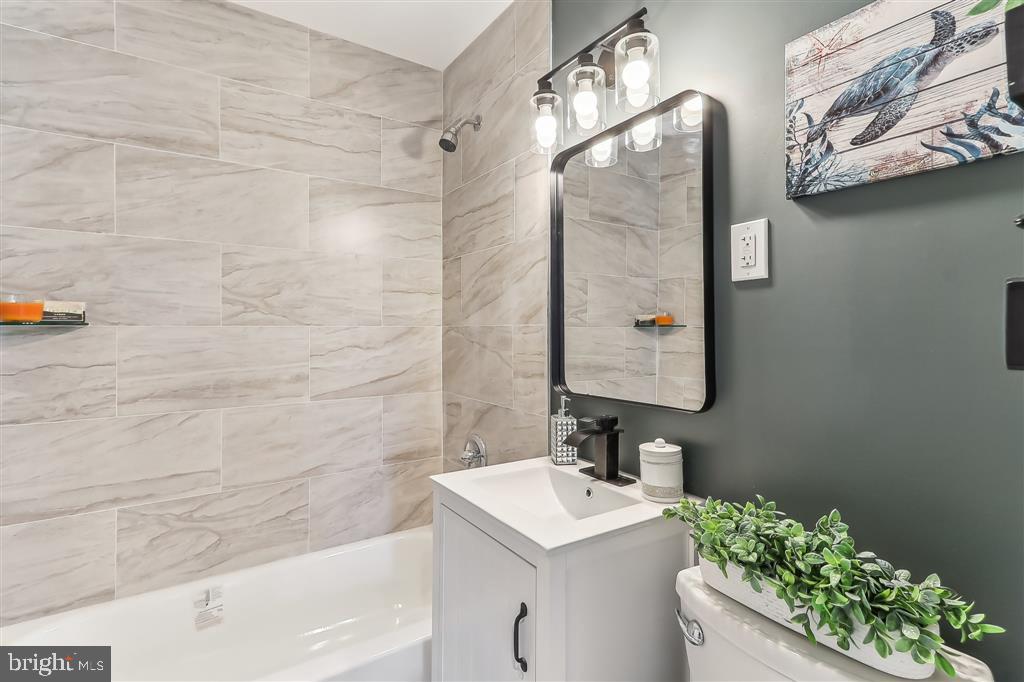 3141 CHEPSTOW LN, FALLS CHURCH, Virginia 22042, 4 Bedrooms Bedrooms, ,3 BathroomsBathrooms,Residential,For sale,3141 CHEPSTOW LN,VAFX2245018 MLS # VAFX2245018