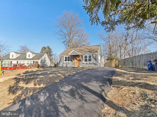 3141 CHEPSTOW LN, FALLS CHURCH, Virginia 22042, 4 Bedrooms Bedrooms, ,3 BathroomsBathrooms,Residential,For sale,3141 CHEPSTOW LN,VAFX2245018 MLS # VAFX2245018