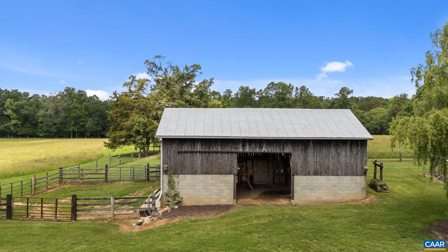 725 TRANSCO RD, SCOTTSVILLE, Virginia 24590, 5 Bedrooms Bedrooms, ,Farm,For sale,725 TRANSCO RD,665320 MLS # 665320