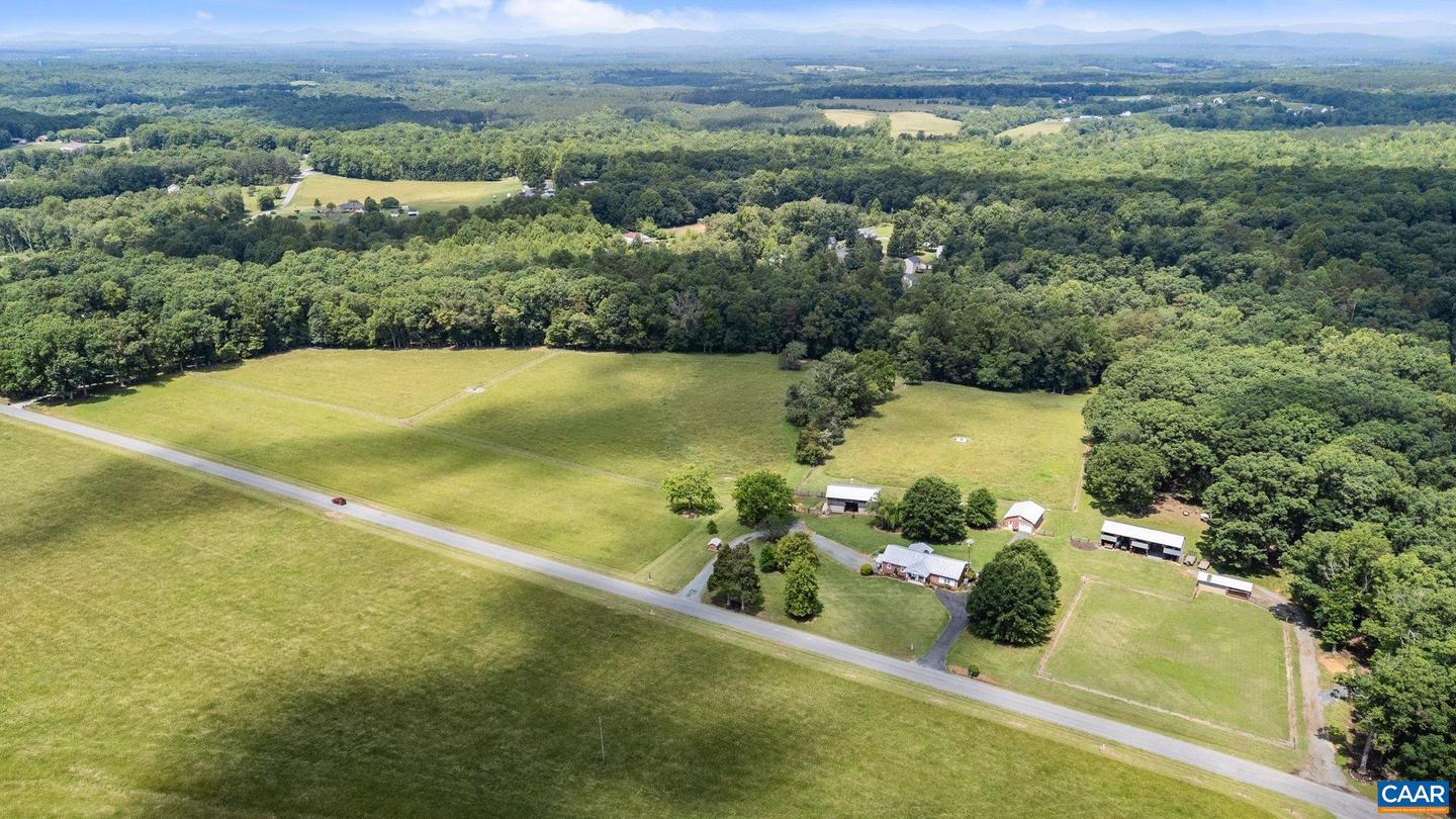 725 TRANSCO RD, SCOTTSVILLE, Virginia 24590, 5 Bedrooms Bedrooms, ,Farm,For sale,725 TRANSCO RD,665320 MLS # 665320
