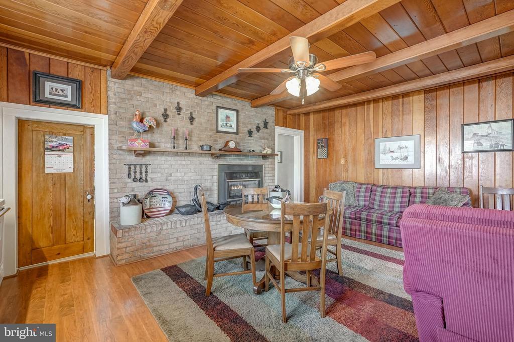 202 CUTLER AVE, LOUISA, Virginia 23093, 7 Bedrooms Bedrooms, ,4 BathroomsBathrooms,Residential,202 CUTLER AVE,VALA2007420 MLS # VALA2007420