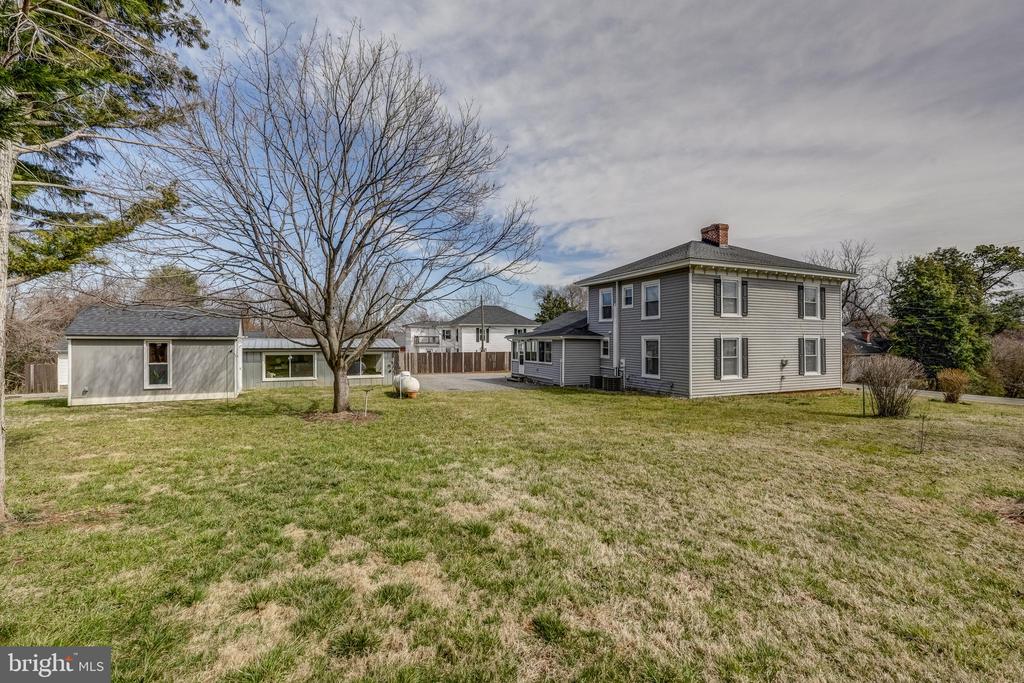 202 CUTLER AVE, LOUISA, Virginia 23093, 7 Bedrooms Bedrooms, ,4 BathroomsBathrooms,Residential,202 CUTLER AVE,VALA2007420 MLS # VALA2007420
