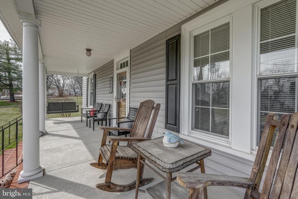 202 CUTLER AVE, LOUISA, Virginia 23093, 7 Bedrooms Bedrooms, ,4 BathroomsBathrooms,Residential,202 CUTLER AVE,VALA2007420 MLS # VALA2007420