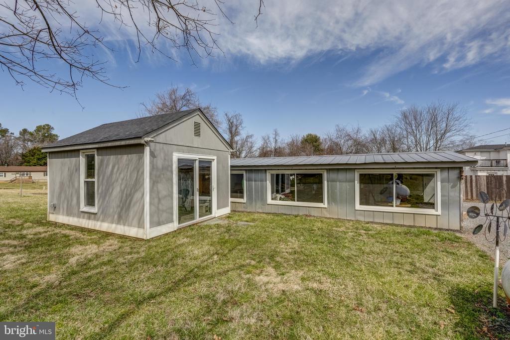 202 CUTLER AVE, LOUISA, Virginia 23093, 7 Bedrooms Bedrooms, ,4 BathroomsBathrooms,Residential,202 CUTLER AVE,VALA2007420 MLS # VALA2007420