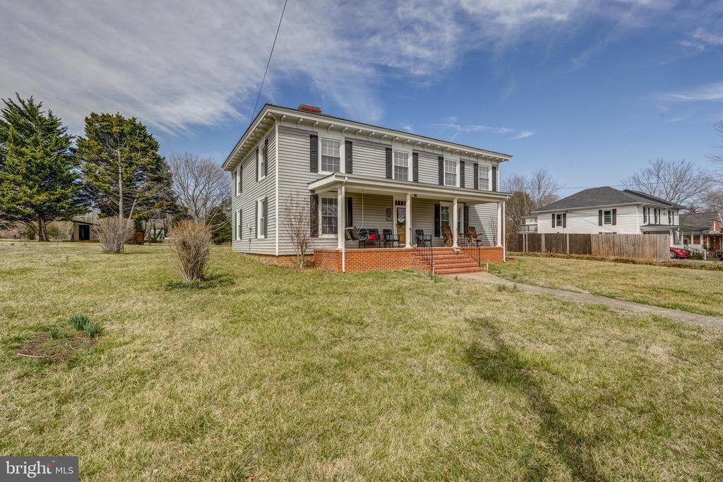 202 CUTLER AVE, LOUISA, Virginia 23093, 7 Bedrooms Bedrooms, ,4 BathroomsBathrooms,Residential,202 CUTLER AVE,VALA2007420 MLS # VALA2007420