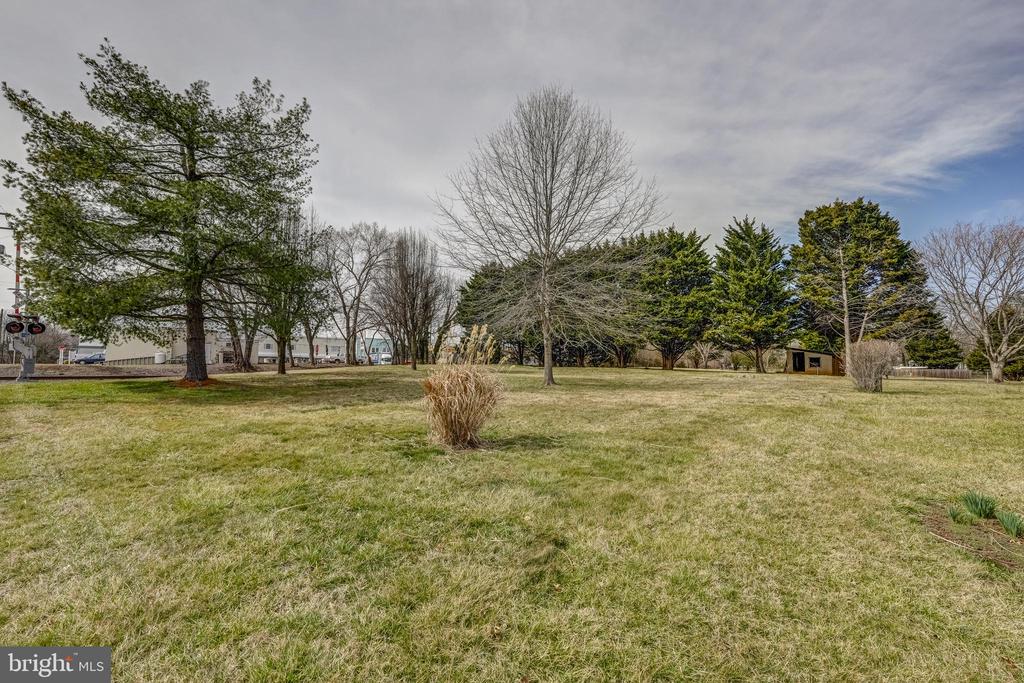 202 CUTLER AVE, LOUISA, Virginia 23093, 7 Bedrooms Bedrooms, ,4 BathroomsBathrooms,Residential,202 CUTLER AVE,VALA2007420 MLS # VALA2007420