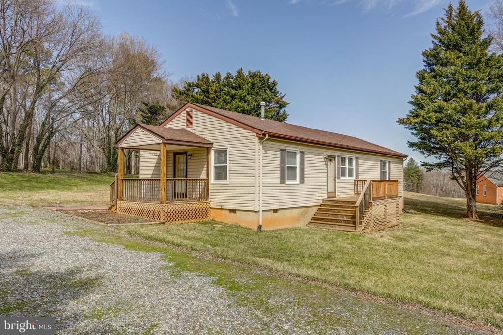 202 CUTLER AVE, LOUISA, Virginia 23093, 7 Bedrooms Bedrooms, ,4 BathroomsBathrooms,Residential,202 CUTLER AVE,VALA2007420 MLS # VALA2007420