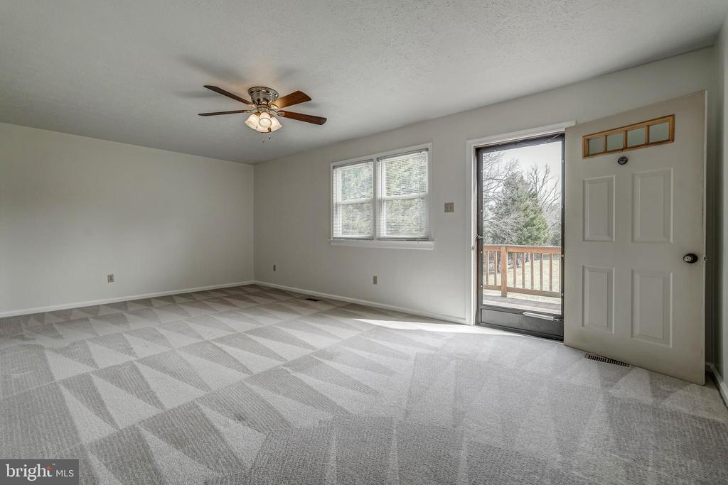 202 CUTLER AVE, LOUISA, Virginia 23093, 7 Bedrooms Bedrooms, ,4 BathroomsBathrooms,Residential,202 CUTLER AVE,VALA2007420 MLS # VALA2007420