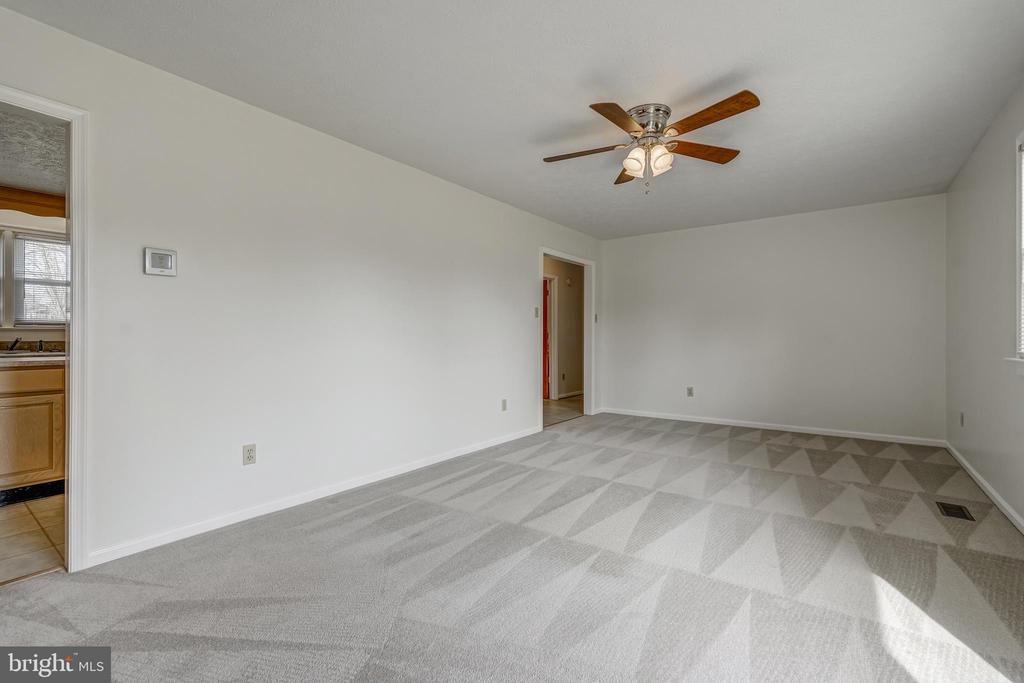 202 CUTLER AVE, LOUISA, Virginia 23093, 7 Bedrooms Bedrooms, ,4 BathroomsBathrooms,Residential,202 CUTLER AVE,VALA2007420 MLS # VALA2007420