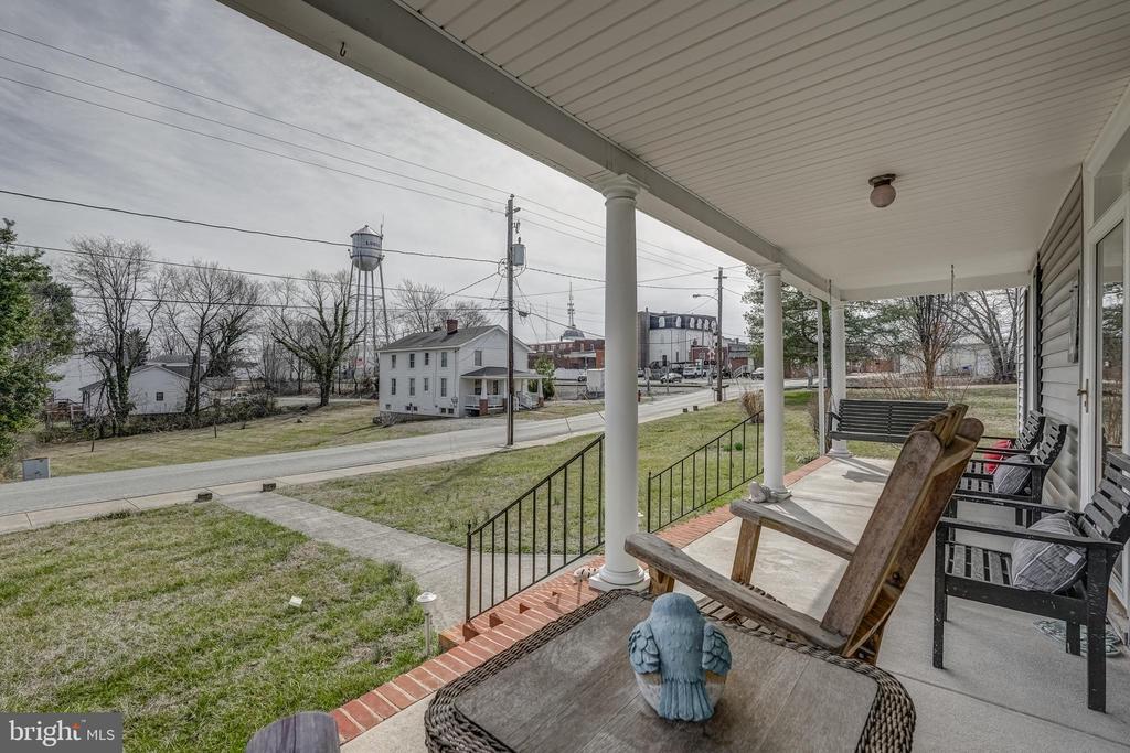 202 CUTLER AVE, LOUISA, Virginia 23093, 7 Bedrooms Bedrooms, ,4 BathroomsBathrooms,Residential,202 CUTLER AVE,VALA2007420 MLS # VALA2007420