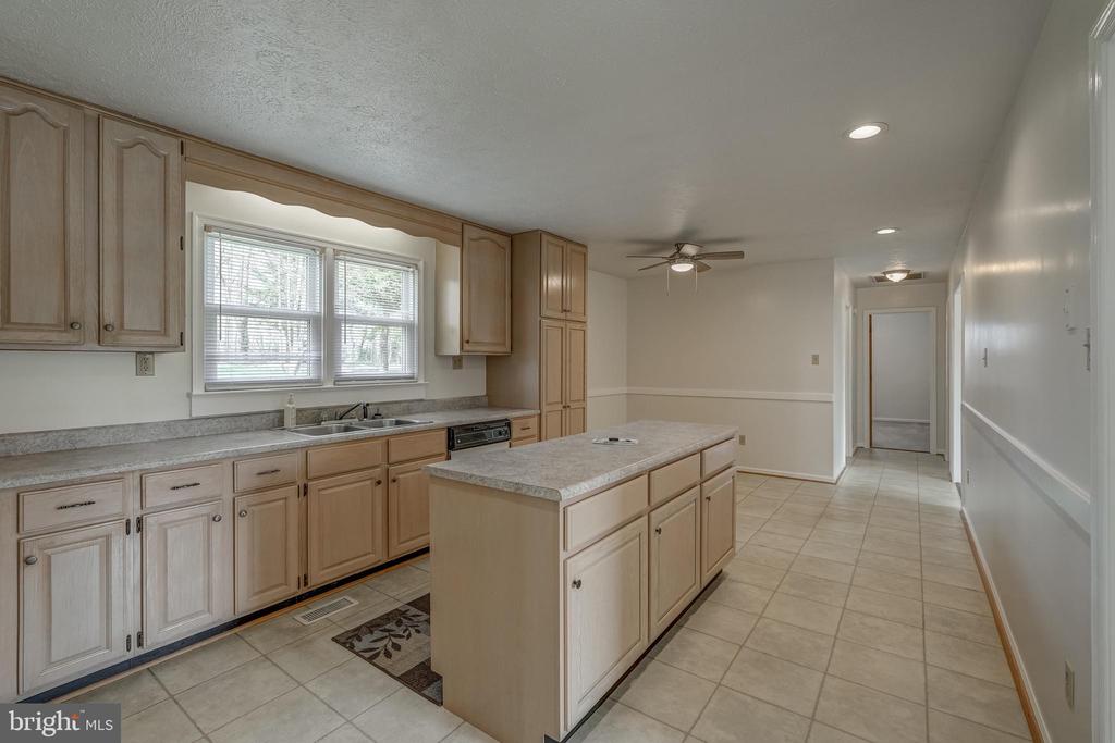202 CUTLER AVE, LOUISA, Virginia 23093, 7 Bedrooms Bedrooms, ,4 BathroomsBathrooms,Residential,202 CUTLER AVE,VALA2007420 MLS # VALA2007420