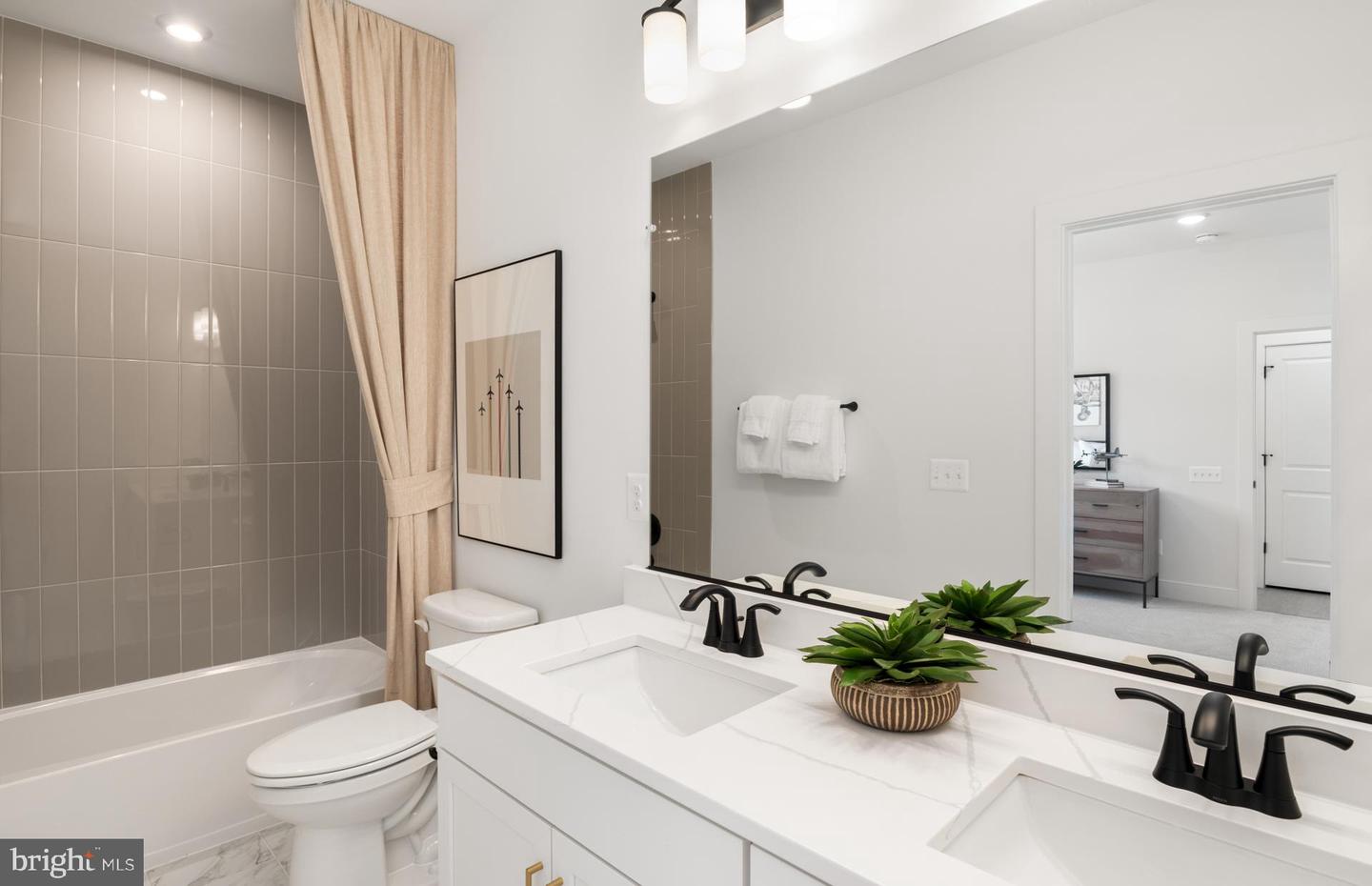 43049 FRIDAYS RUN LN, LEESBURG, Virginia 20176, 5 Bedrooms Bedrooms, ,5 BathroomsBathrooms,Residential,For sale,43049 FRIDAYS RUN LN,VALO2087010 MLS # VALO2087010