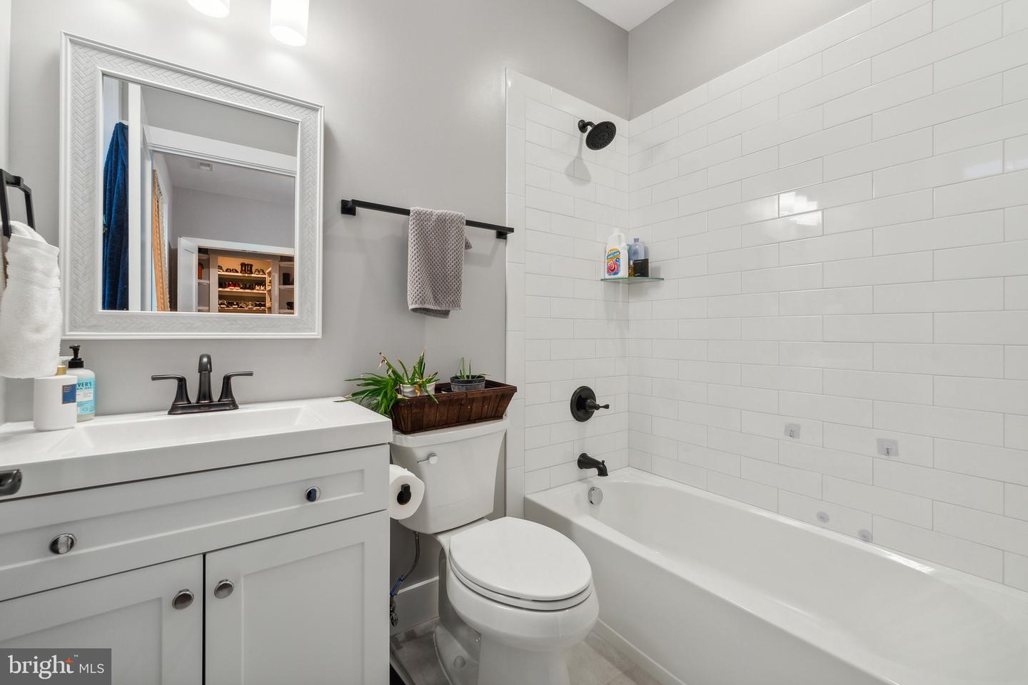 1221 S ROLFE ST, ARLINGTON, Virginia 22204, 5 Bedrooms Bedrooms, ,5 BathroomsBathrooms,Residential,For sale,1221 S ROLFE ST,VAAR2055042 MLS # VAAR2055042