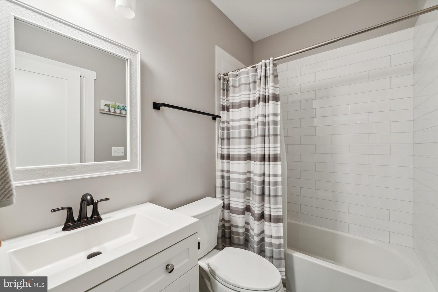 1221 S ROLFE ST, ARLINGTON, Virginia 22204, 5 Bedrooms Bedrooms, ,5 BathroomsBathrooms,Residential,For sale,1221 S ROLFE ST,VAAR2055042 MLS # VAAR2055042