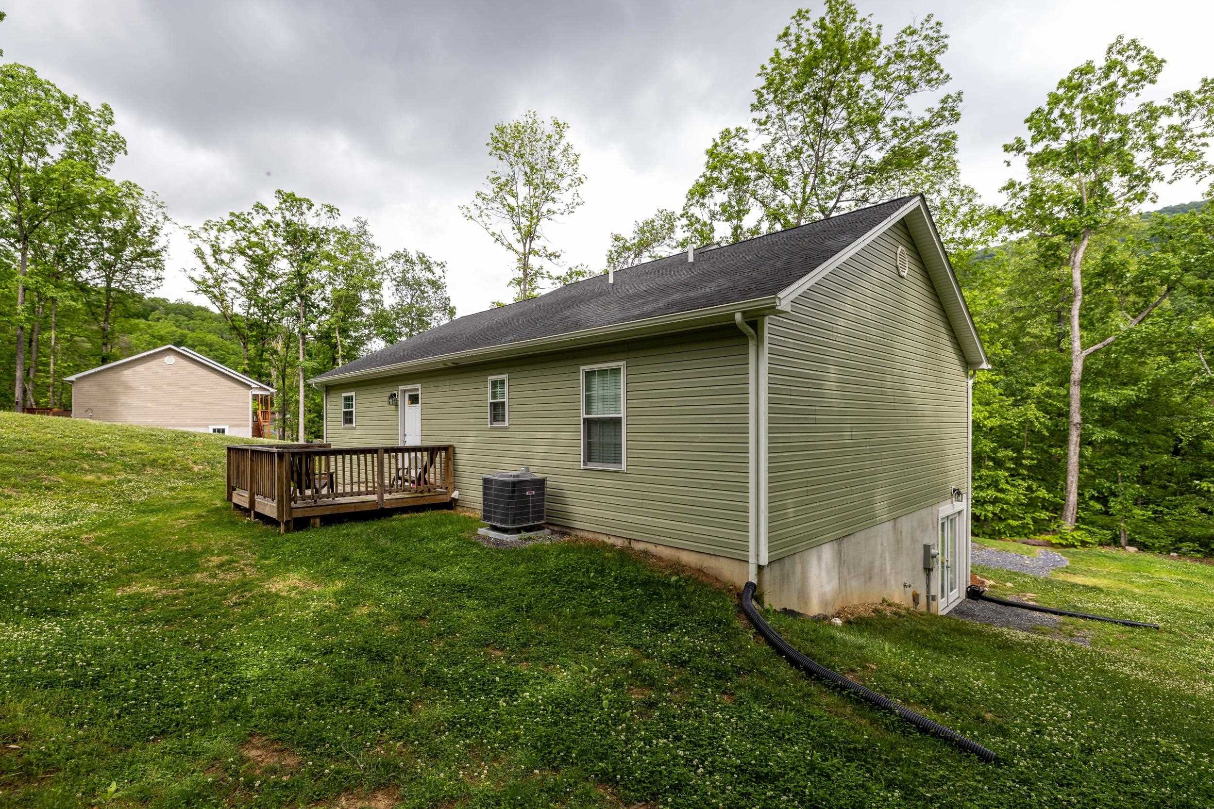 4001 MORELAND GAP RD, NEW MARKET, Virginia 22844, 3 Bedrooms Bedrooms, ,2 BathroomsBathrooms,Residential,4001 MORELAND GAP RD,664652 MLS # 664652