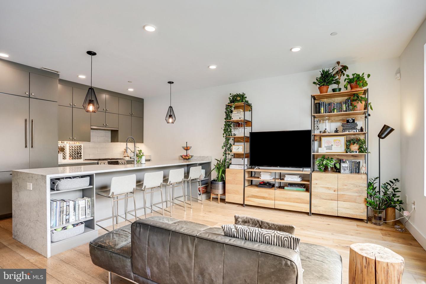 2409 37TH ST NW #2, WASHINGTON, District Of Columbia 20007, 2 Bedrooms Bedrooms, ,2 BathroomsBathrooms,Residential,For sale,2409 37TH ST NW #2,DCDC2195688 MLS # DCDC2195688