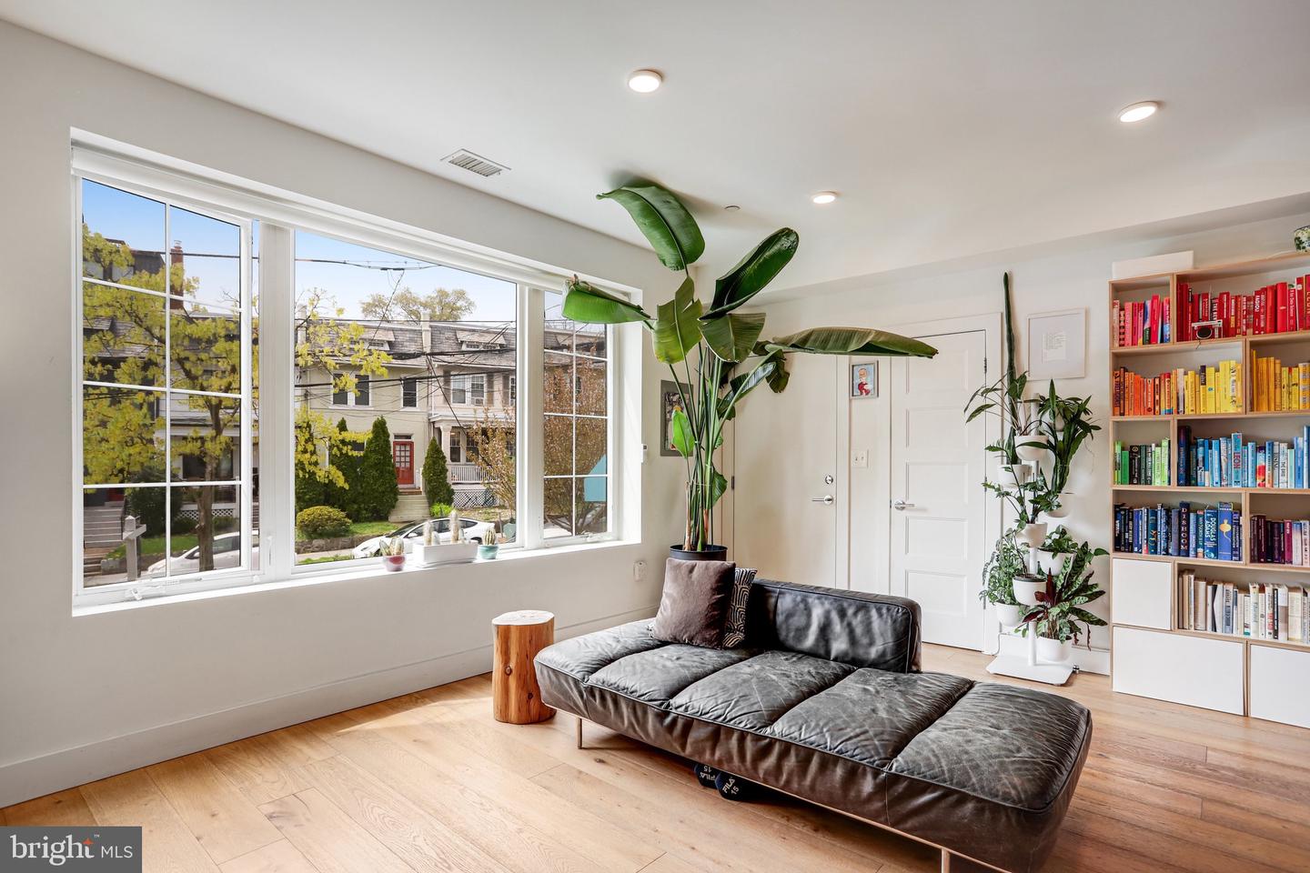 2409 37TH ST NW #2, WASHINGTON, District Of Columbia 20007, 2 Bedrooms Bedrooms, ,2 BathroomsBathrooms,Residential,For sale,2409 37TH ST NW #2,DCDC2195688 MLS # DCDC2195688