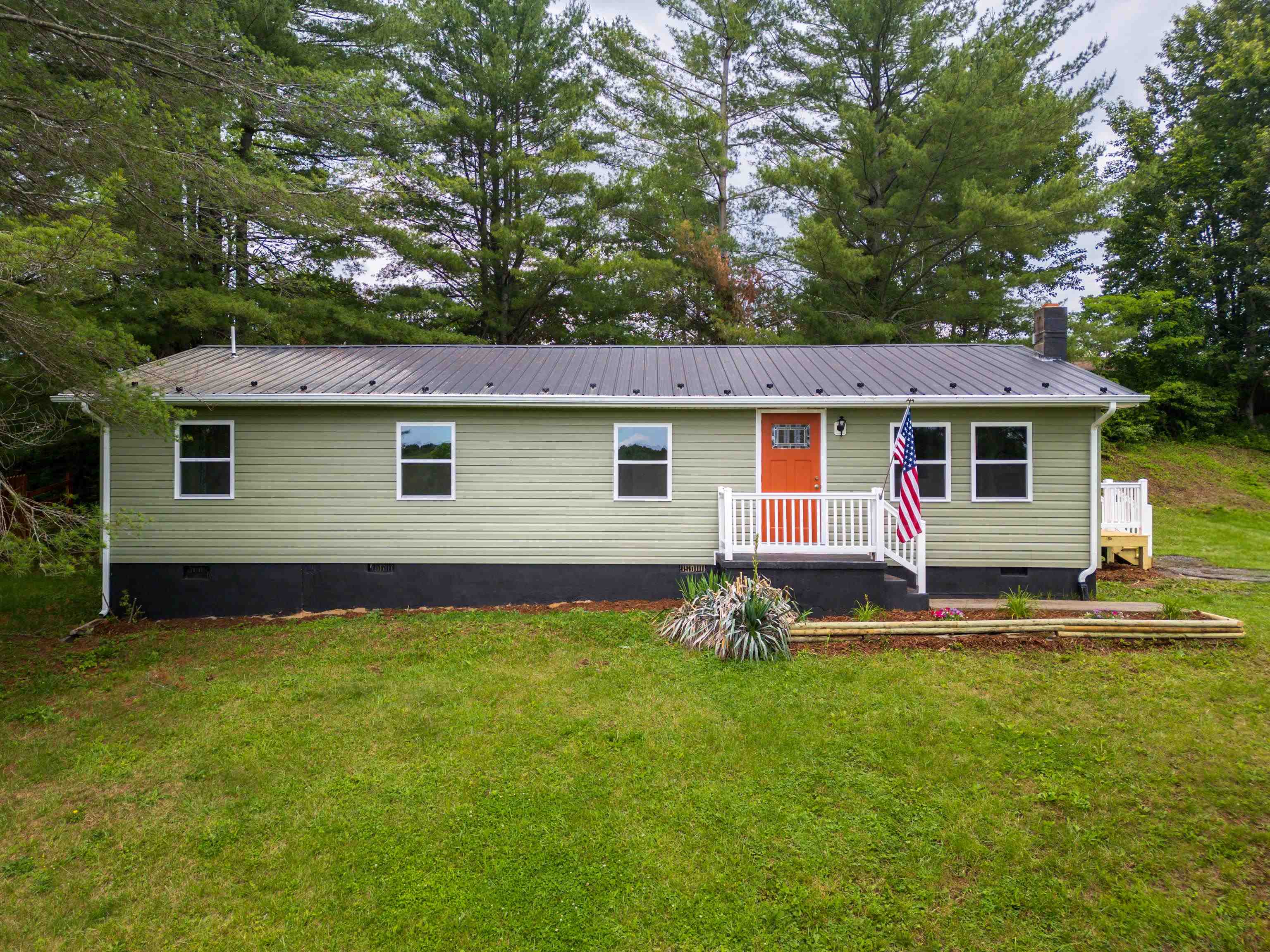 443 VALLEY PIKE RD, LEXINGTON, Virginia 24450, 3 Bedrooms Bedrooms, ,2 BathroomsBathrooms,Residential,443 VALLEY PIKE RD,665303 MLS # 665303