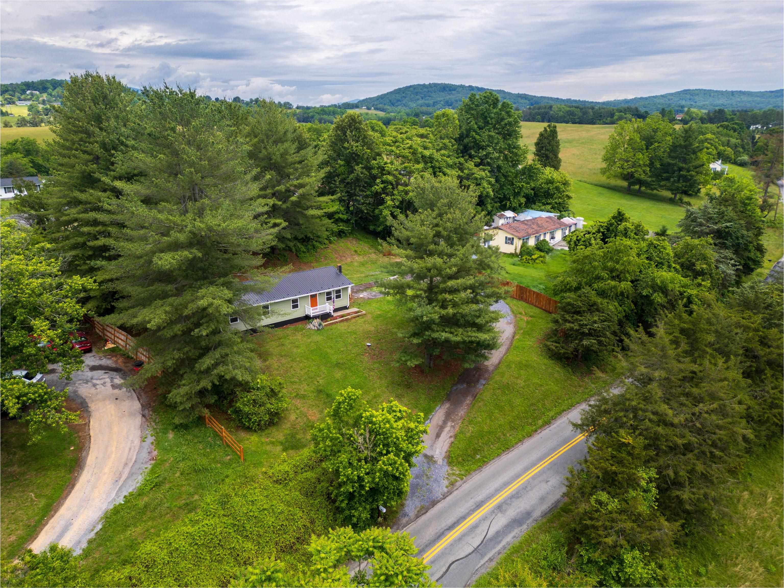443 VALLEY PIKE RD, LEXINGTON, Virginia 24450, 3 Bedrooms Bedrooms, ,2 BathroomsBathrooms,Residential,443 VALLEY PIKE RD,665303 MLS # 665303